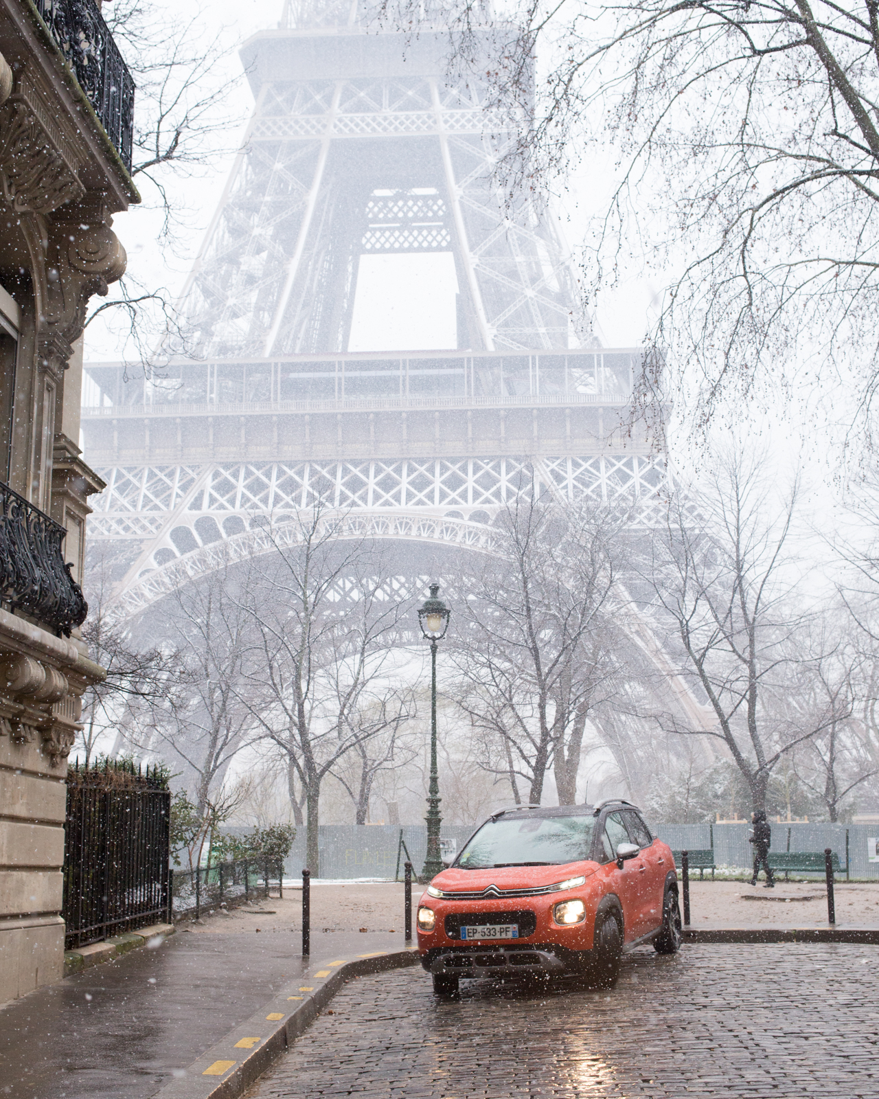 Rue de l'université @Discret